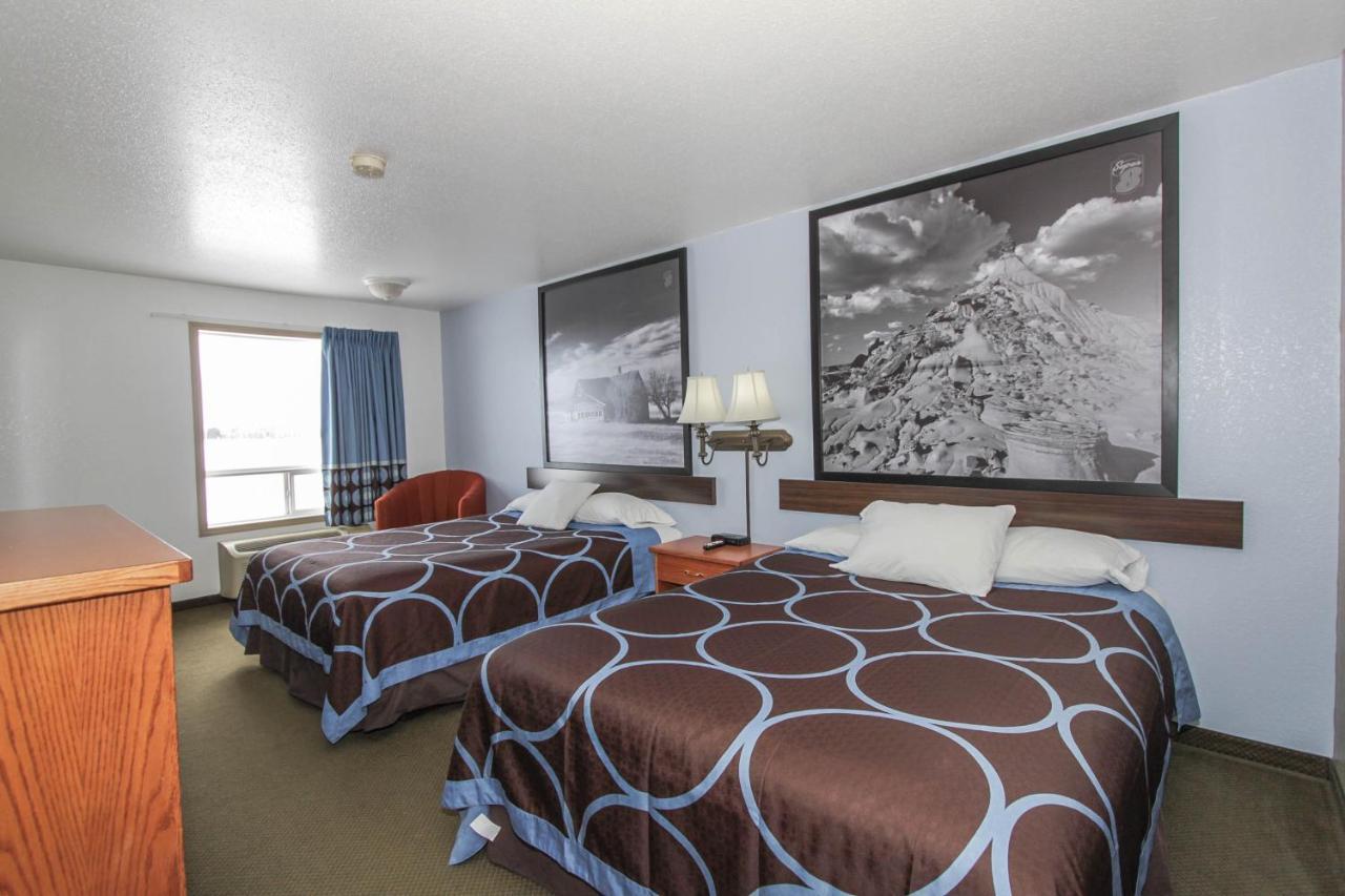 Hotel Super 8 By Wyndham Three Hills Ab Esterno foto