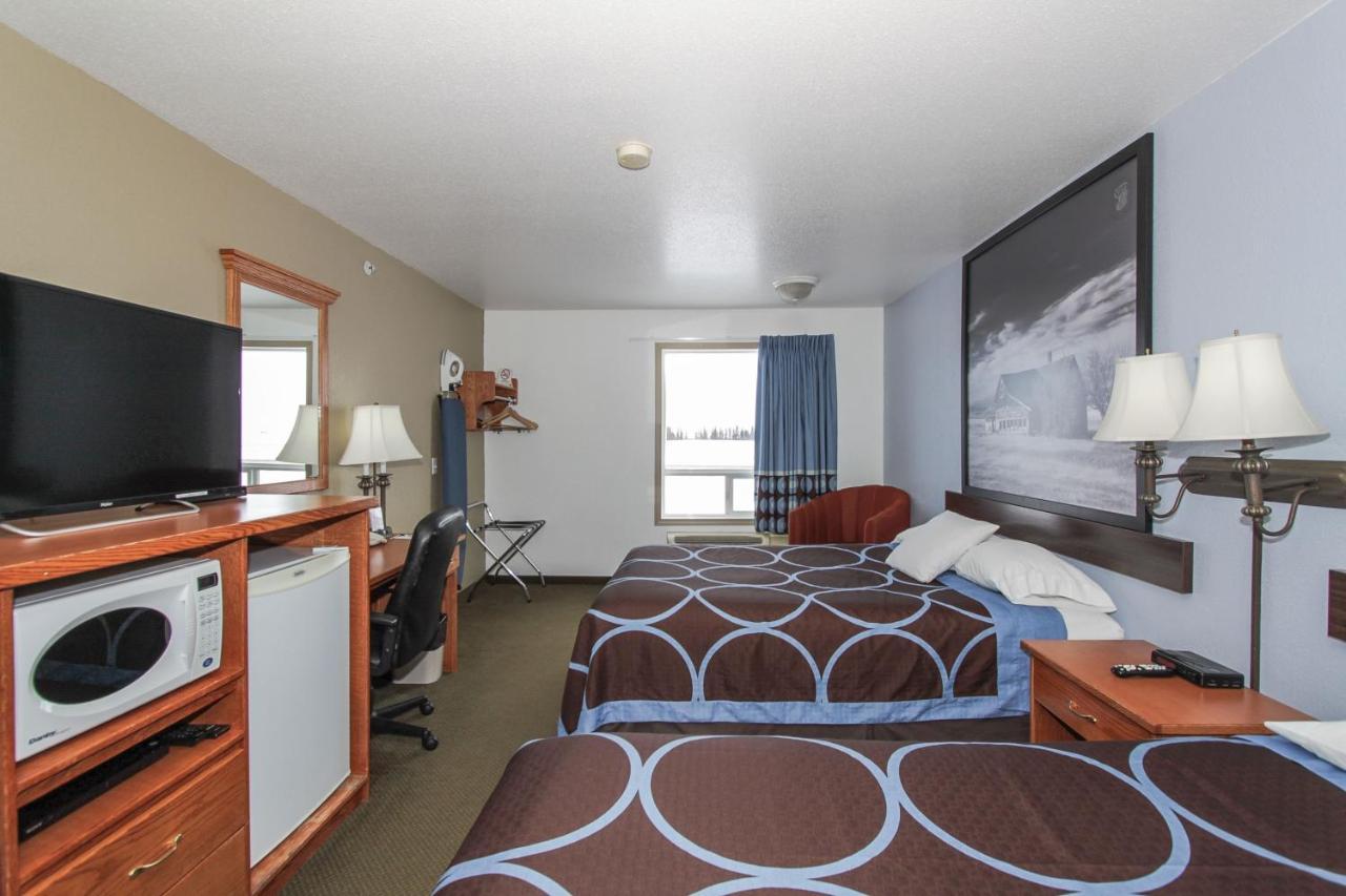Hotel Super 8 By Wyndham Three Hills Ab Esterno foto