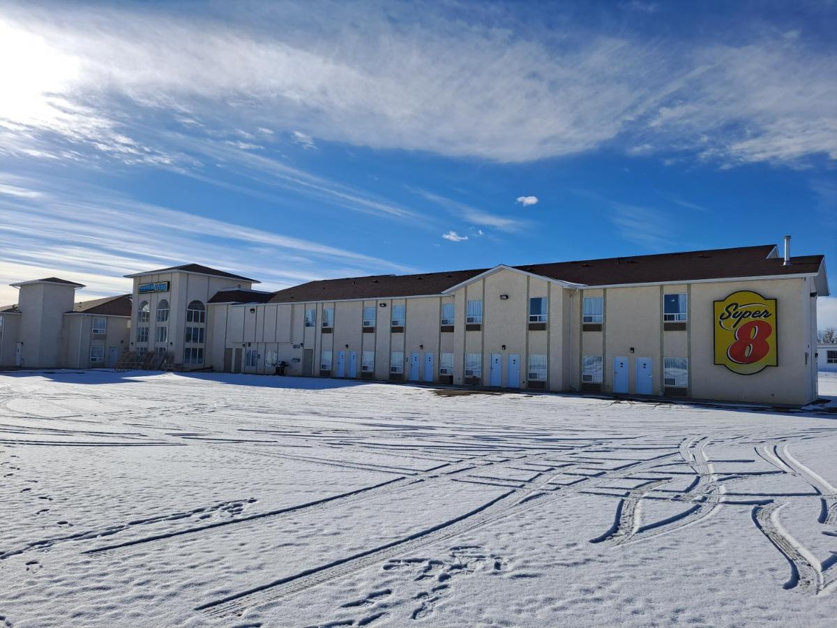 Hotel Super 8 By Wyndham Three Hills Ab Esterno foto