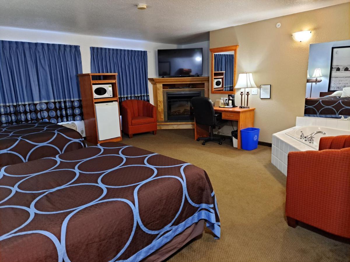 Hotel Super 8 By Wyndham Three Hills Ab Esterno foto