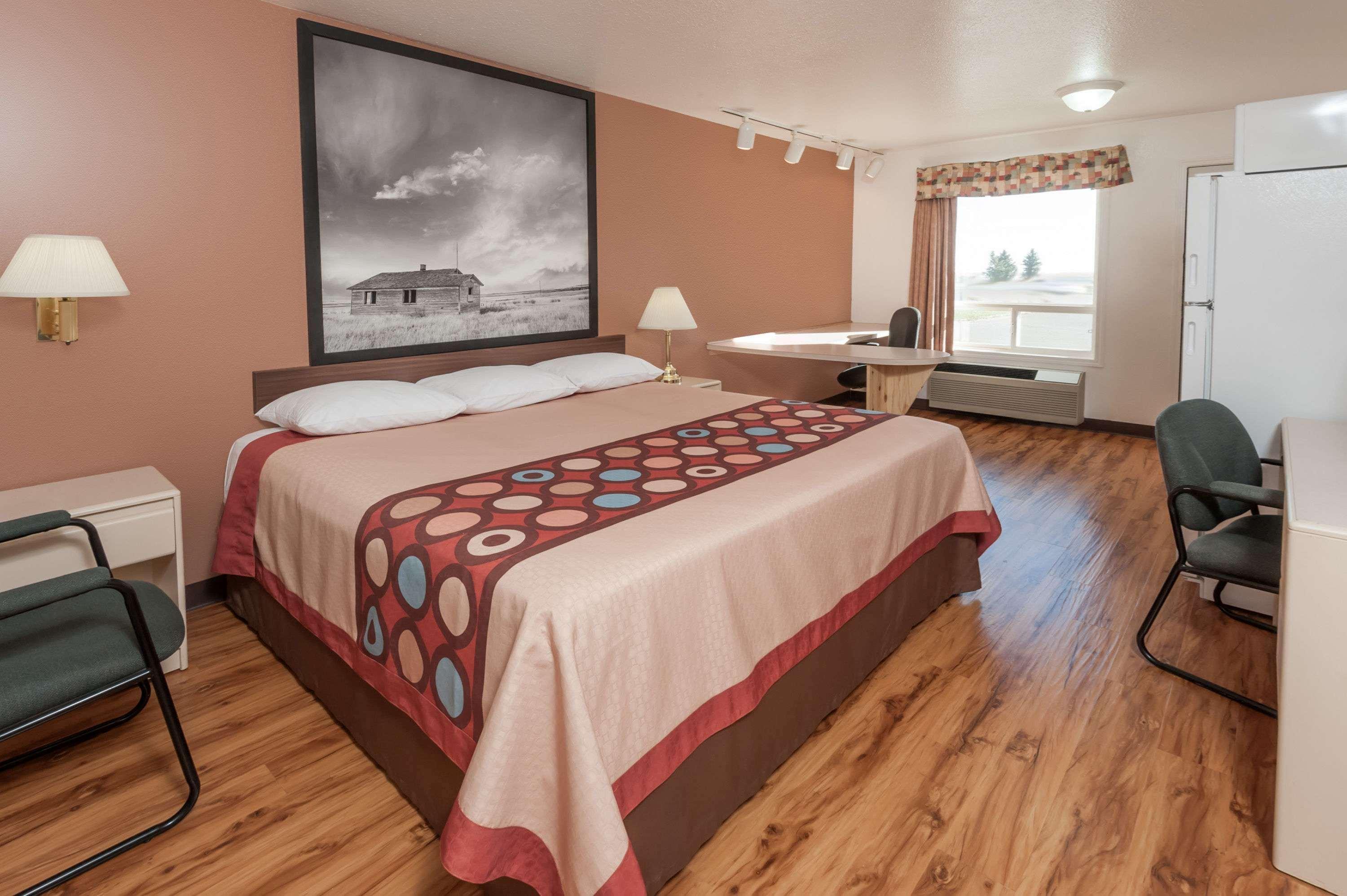 Hotel Super 8 By Wyndham Three Hills Ab Esterno foto