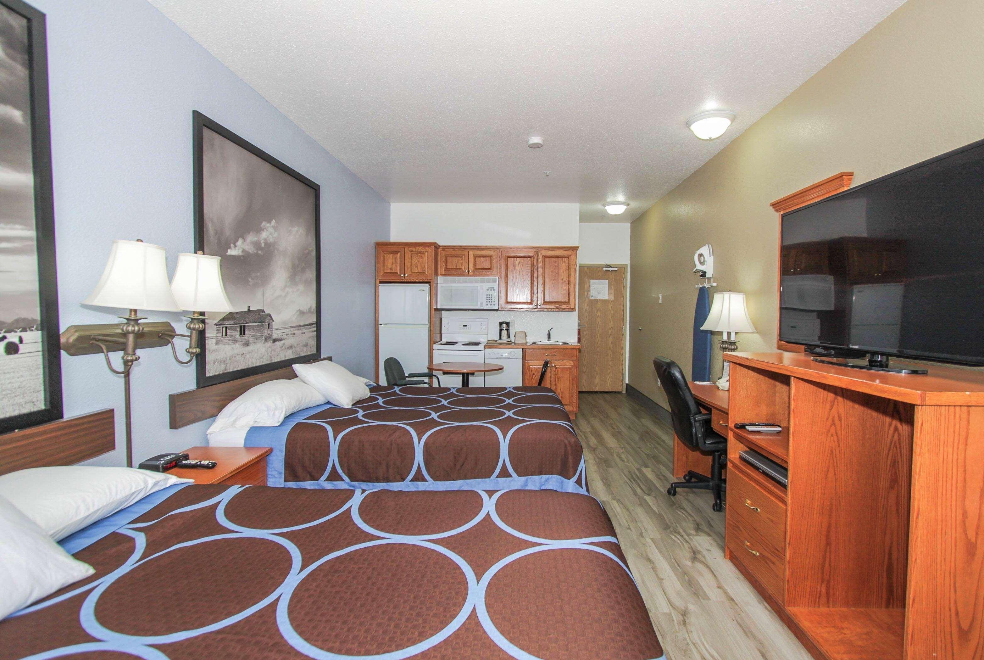 Hotel Super 8 By Wyndham Three Hills Ab Esterno foto