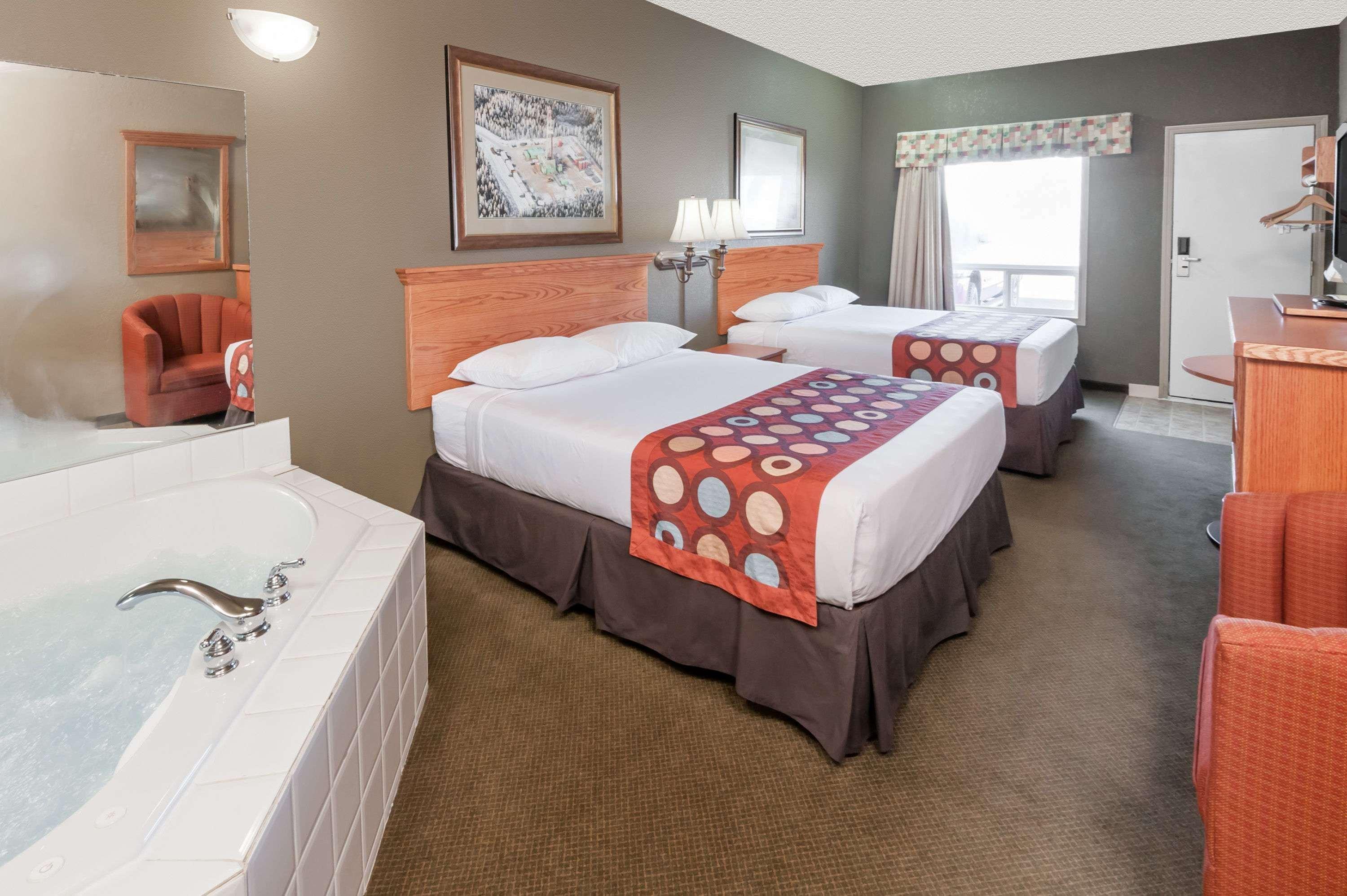 Hotel Super 8 By Wyndham Three Hills Ab Esterno foto