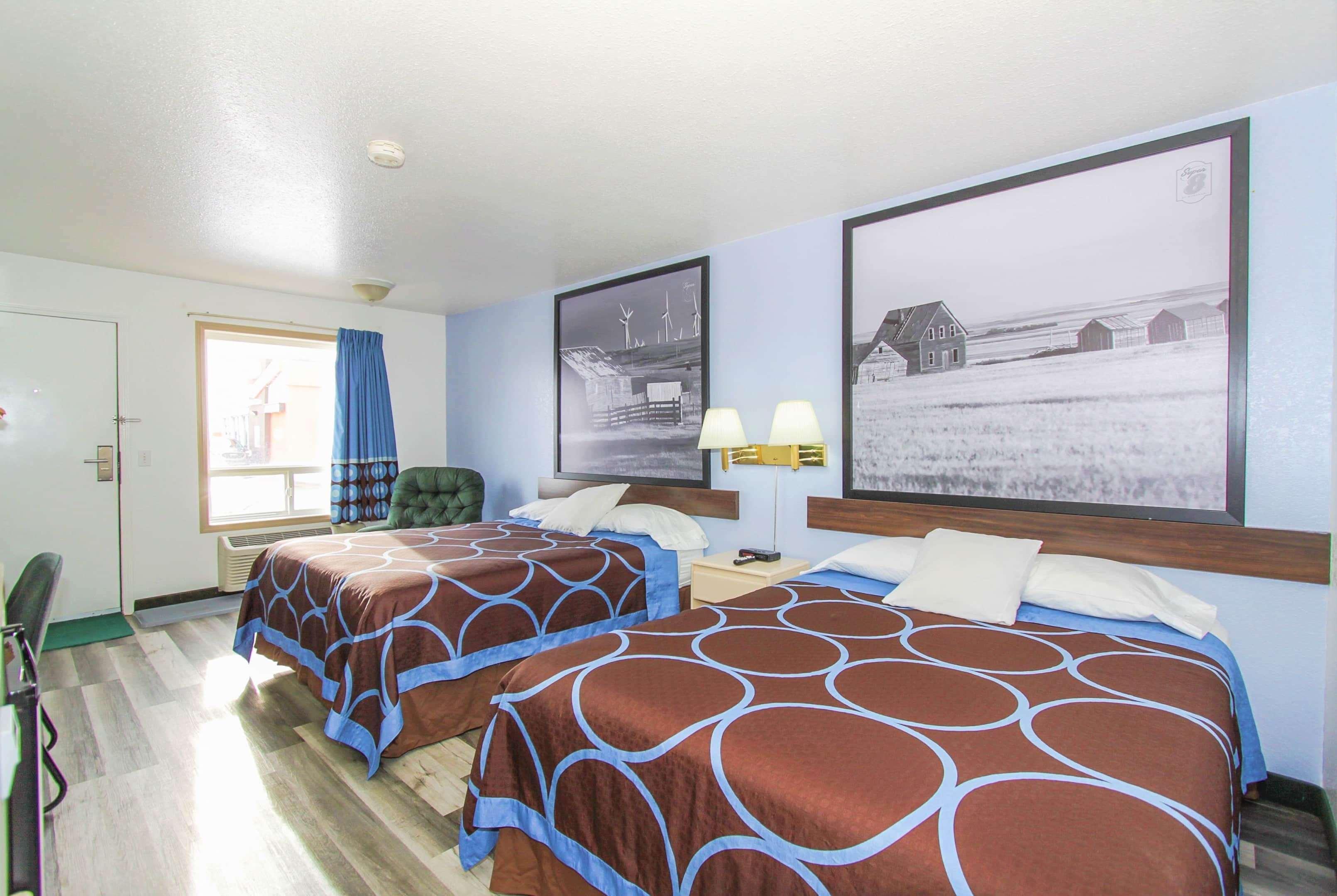Hotel Super 8 By Wyndham Three Hills Ab Esterno foto